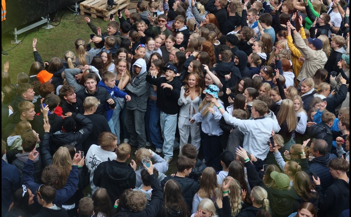 240617 open air i skolegården nr 7