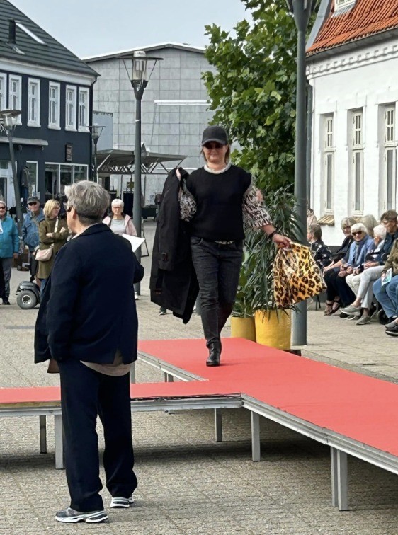 give mode show.nr.2